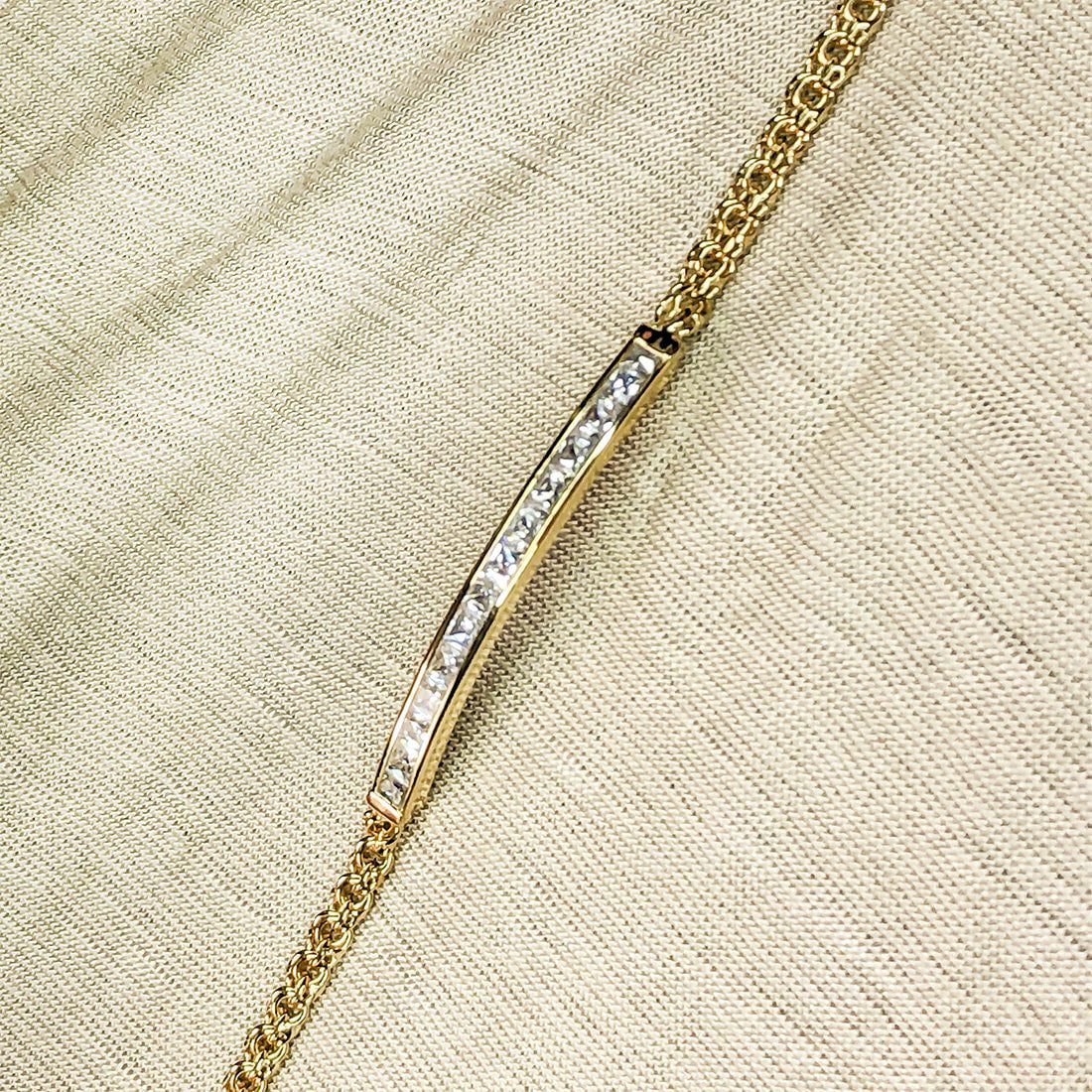 Esclava China Placa con Zirconias, 19 cm Largo, Ancho 3.5 mm, Oro 10k